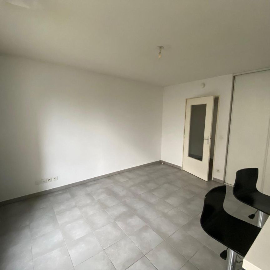 Location Appartement 1 pièce 29m² DECINES CHARPIEU 69150 - Photo 1