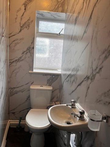 1 bedroom in a house share to rent - Photo 4