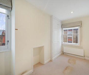 3 bedroom flat in London - Photo 4