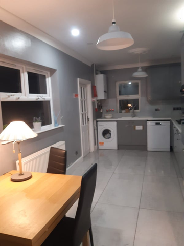 1 bedroom in a house share to rent - Photo 4