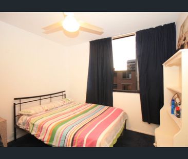 Spacious 2-Bedroom Apartment with River Views - Photo 3