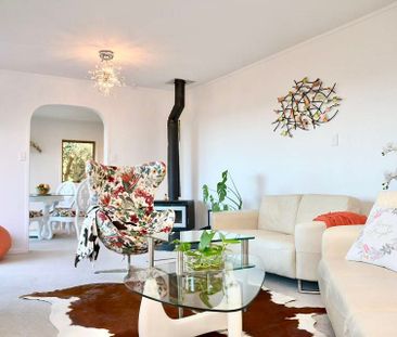 North-Facing Warm Home with Stunning Sea View - Photo 2