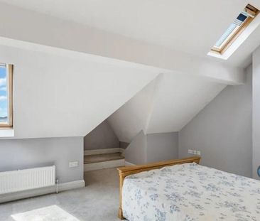 3 bedroom flat to rent - Photo 3