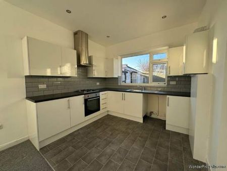 2 bedroom property to rent in Oldham - Photo 3