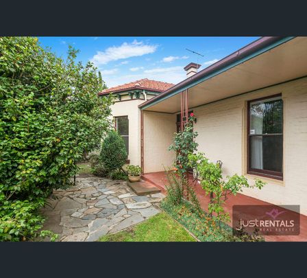 2/24 Johnson Street, St Kilda East, Vic 3183 - Photo 1