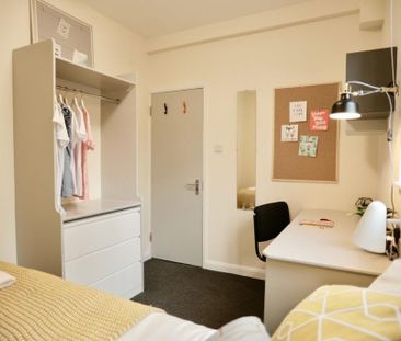 6 bedroom house to rent - Photo 3