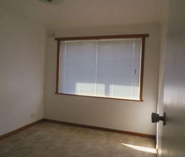 8 Jefferson Court Lutana TAS 7009 Australia - Photo 4