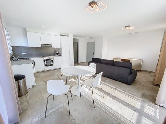 Location Appartement 2 pièces 54m² ANTIBES 06600 - Photo 1