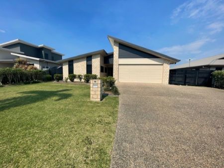 Stunning Family Home at 55 Monash Way, Ooralea - Photo 2