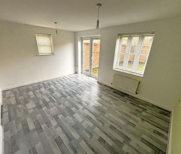 4 bedroom semi-detached house to rent - Photo 1