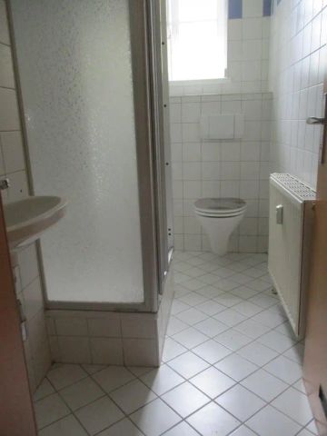 NEU - Ruhige 2-Zimmer-Altbauwohnung mit Küchenblock im Zentrum von Krieglach zu mieten ! - Photo 5