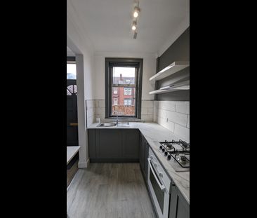 2 Bed Terraced House, Swallow Avenue, LS12 - Photo 4