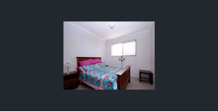 Spacious & Modern Townhouse Opposite Glennie School - Photo 4