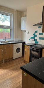 Kings Avenue, LS6 - Photo 3