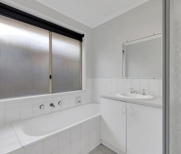 Bright & Spacious Single-Level Home in Prime Mill Park Location - Photo 6