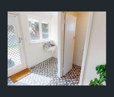 Quiet Bayswater Retreat - Photo 4