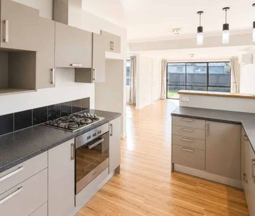 Allenton - 3 Bedroom - Photo 4
