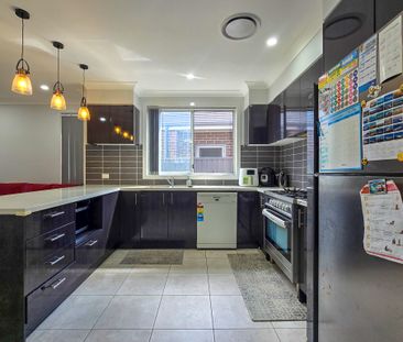 Modern, Low-Maintenance Living. Solar Family Home - Photo 3