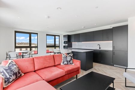 3 bedroom penthouse to rent - Photo 2