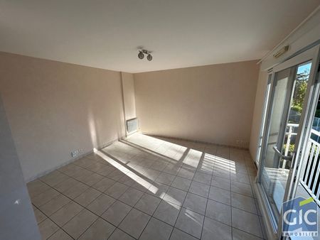 Location Appartement 2 pièces 42m² - Photo 2