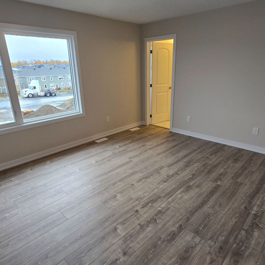 For Lease - 887 Andesite Terrace, Barrhaven, Ontario - Photo 1