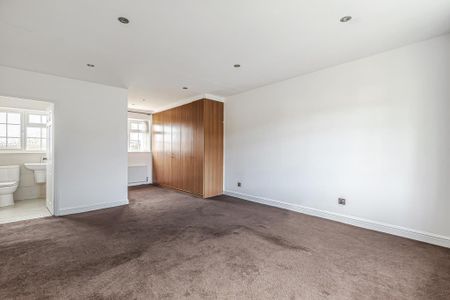 4 bedroom detached house to rent - Photo 4