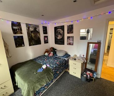 5 bedroom flat to rent - Photo 6
