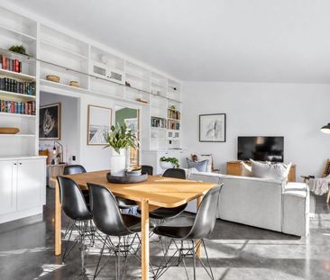 Stylish & Modern Like 2-Bedroom Home - Photo 3