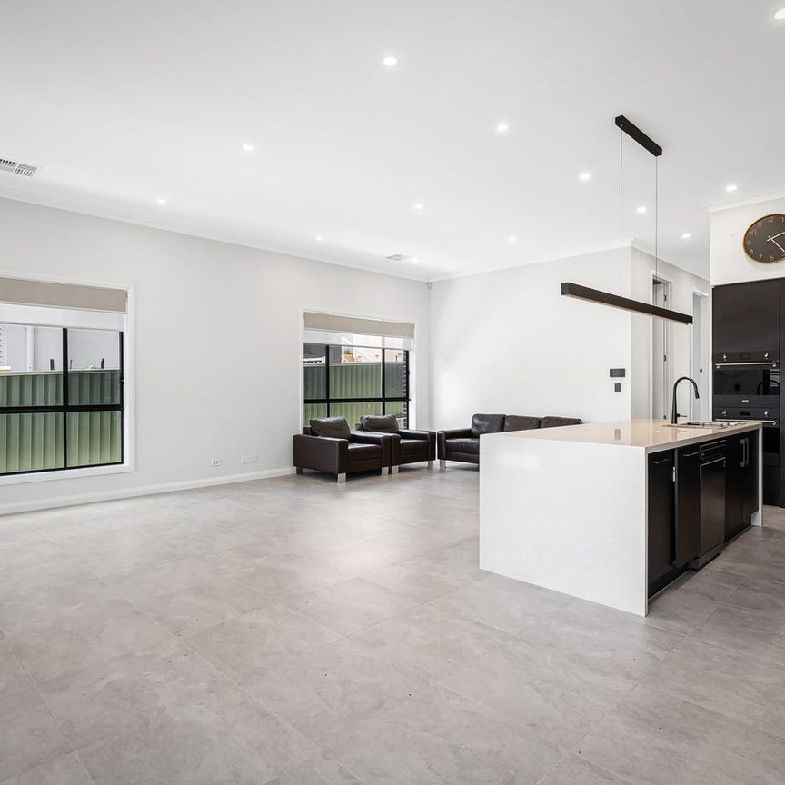 Welcome Home !! - Photo 1