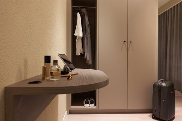 Studio Penthouse Apartment möbliert und neu renoviert in Zürich Oerlikon - Foto 1