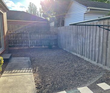 2/285-287 Mitcham Road, Mitcham - Photo 1