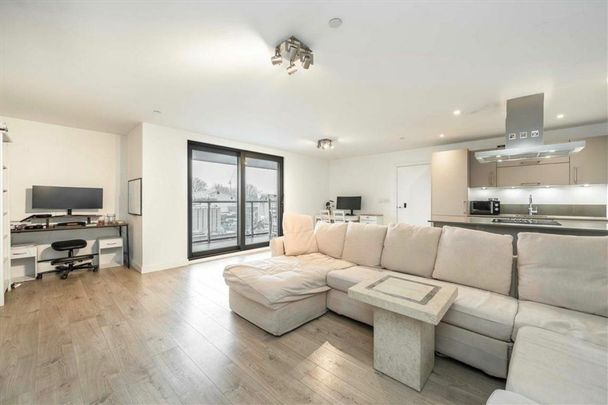 Rotherhithe New Road, Rotherhithe, SE16 - Photo 1