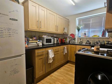 1 bedroom ground floor flat to rent - Photo 3