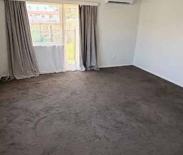 Tidy Papatoetoe studio! - Photo 4