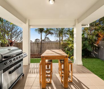 MODERN 3 BEDROOM HOME WITH DUCTED AIRCON & SOLAR - Photo 6