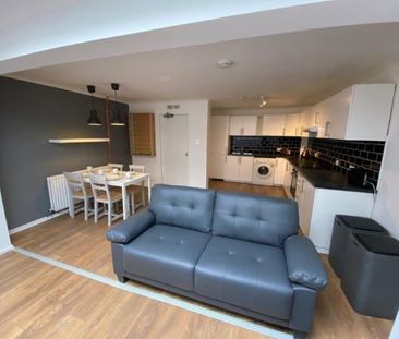 5 Bed End Terrace, Herald Close, NG9 - Photo 2