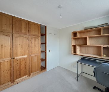 This property in Harston offers a spacious open-plan living and din... - Photo 5