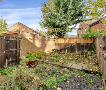 2 bedroom end of terrace house to rent - Photo 4