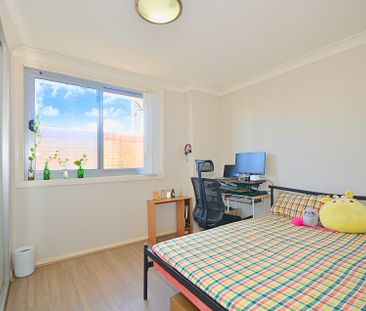 3 Bedroom Apartment in the Heart of Toongabbie&excl;&excl; - Photo 1