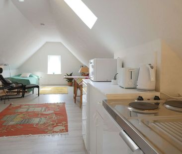 Bothfeld – Hübsches Apartment im Dachgeschoss mit Internet! - Photo 5