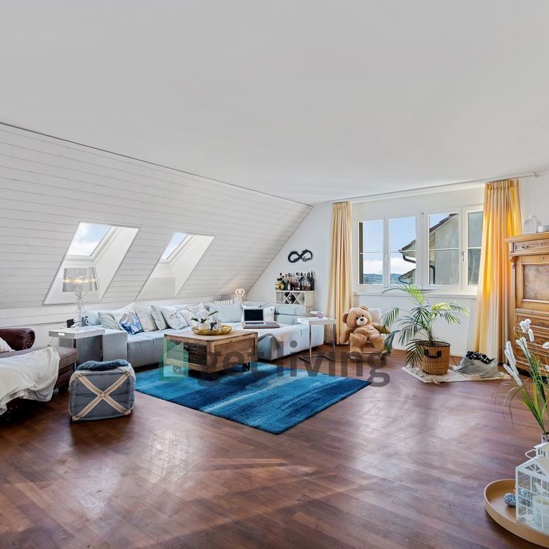 GROSSZÜGIGE 6.5 ZIMMERWOHNUNG MIT FERNSICHT - Photo 1