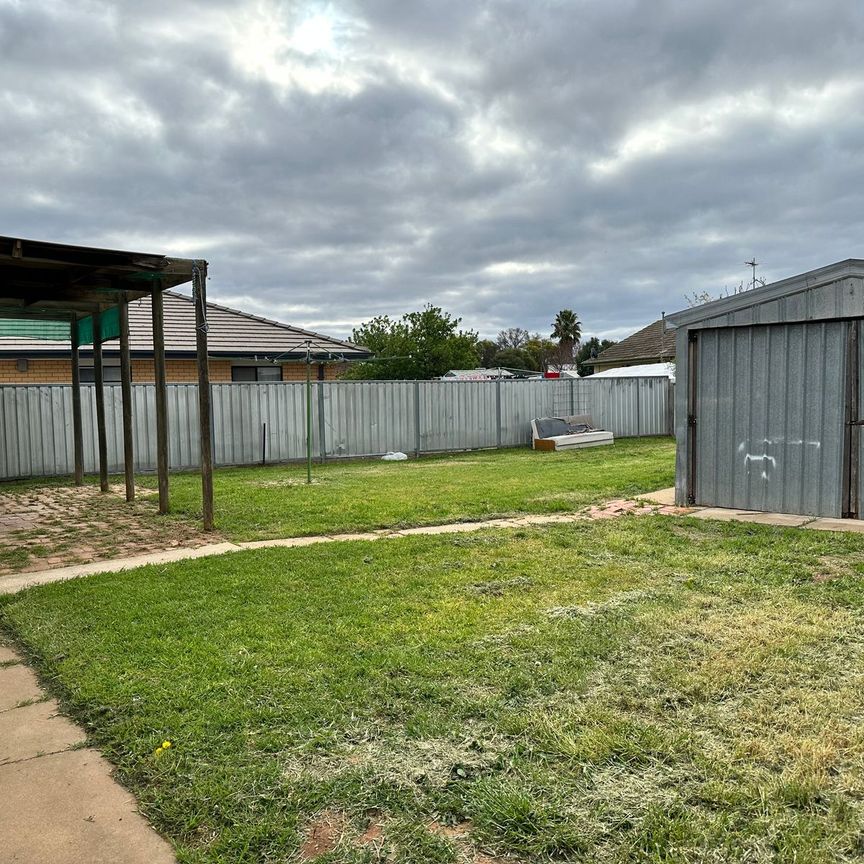 Three Bedroom House - Photo 1