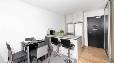 Two bedroom in Queens Residence - Photo 3