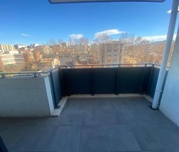 Location Appartement 2 pièces 44m² MARSEILLE 4ème - Photo 4