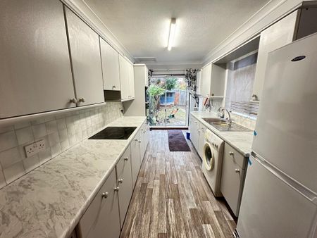 2 bedroom terraced house to rent - Photo 5