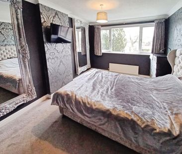 3 bedroom House To Let - Photo 2