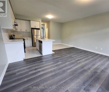 8 ROYAL COLLECTION WAY - Photo 3