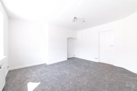 3 bedroom end of terrace house to rent - Photo 2