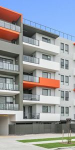 Modern Large 1 Bedroom! - Photo 3