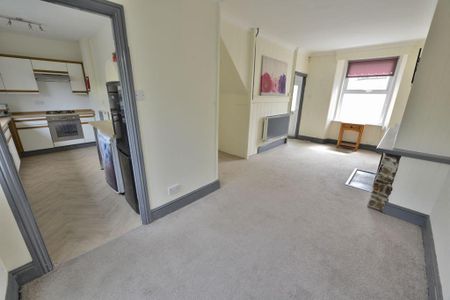 3 bedroom terraced house to rent - Photo 2